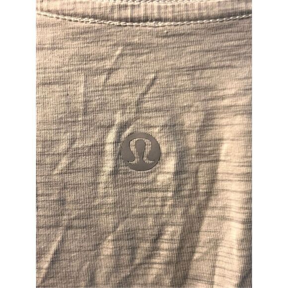 Lululemon what the sport large heathered gray tshirt - Picture 9 of 9